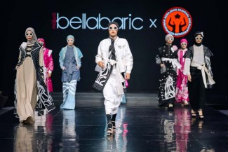 Koleksi Dua Sisi Dunia Karya Najua Yanti Hadirkan Gaya Feminin Elegan dalam Balutan Batik NTB