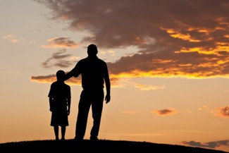 Kepemimpinan Lelaki di Ranah Keluarga: Peran Ayah yang Mulai Diuji Zaman