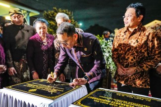 Fadli Zon Resmikan Panggung Sangga Buwana, Negara Tegaskan Komitmen Rawat Warisan Budaya