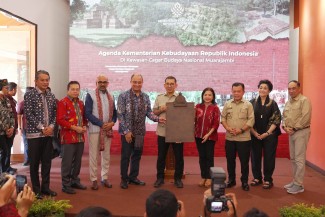 Terima Replika Prasasti Nalanda, Menteri Kebudayaan Dorong Muarajambi Menuju Warisan Dunia
