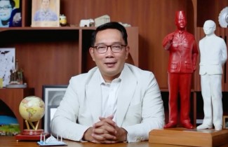 Netizen Adu Pantun di Unggahan Permohonan Maaf Ridwan Kamil