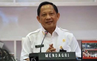 Gubernur Aceh Sempat Larang, Kini Mendagri Justru Izinkan Kayu yang Hanyut Digunakan Warga