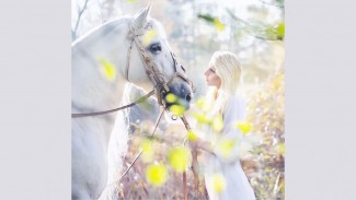CahayaDhuha: Kisah Orang Tua dan Kuda Putih
