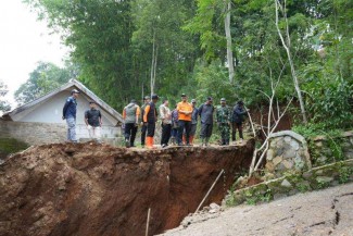 Penetapan Status Darurat Bencana di Bandung Barat Usai Diterjang Longsor