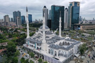 Kiamat Sudah Dekat: Ketika Masjid Hanya Menjadi Ajang Pamer Kemewahan