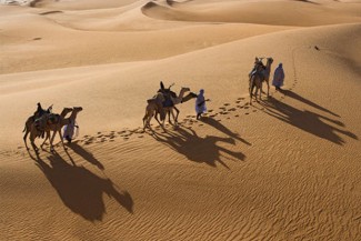 Antara Keringanan dan Keutamaan: Etika Berbuka di Tengah Perjalanan