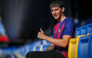 Pemain Anyar Barcelona Usia 19 Tahun Latihan Bersama Tim Utama Usai Badai Cedera