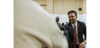Wali Kota NYC Zohran Mamdani Shalat Id Bareng Ratusan Warga di Brooklyn
