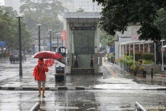 Cuaca Jakarta Hari Ini Didominasi Awan Tebal, Hujan dan Petir Mengintai