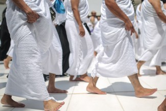 Filosofi Ihram: Menanggalkan Ego dan Atribut Sosial di Garis Miqat