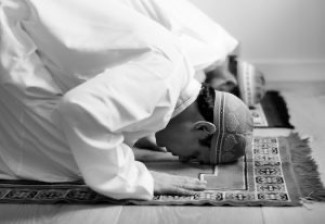 RenunganMalam: Memperbaiki Hubungan dengan Allah Sebelum Meminta Dunia Berubah