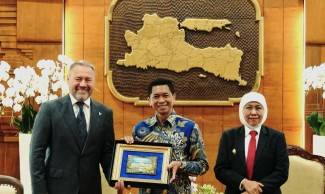 Kenalkan Teknologi Kapal Cepat, ITS - Rusia Audiensi dengan Gubernur Jatim