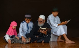 Konsep Hayatan Thayyibatan: Panduan Cetak Kehidupan Bahagia dari Rumah hingga Negara