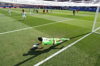Bounou Jadi Tembok Maroko, Gagalkan Deretan Peluang Prancis pada Babak Pertama Piala Dunia 2026