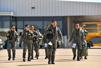 Penerbang T-50i Golden Eagle TNI AU Jalani Latihan DBFM pada Pitch Black 2026