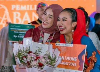 Alya Rohali Tak Henti Berzikir saat Putrinya Tampil di Top 8 Abang None Jakarta