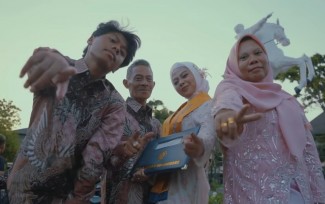 Pakai Lagu “Livin’ on a Prayer”, Wisudawan Undip Malah Disapa Bon Jovi