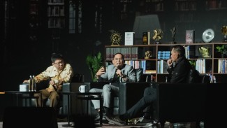 Peran Besar Guru, Menumbuhkan Manusia dari Ruang Kelas hingga Dunia Kerja