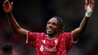 Jeremy Jacquet Bikin Kevin De Bruyne Frustrasi, Bradley Barcola Kirim Warning Liverpool