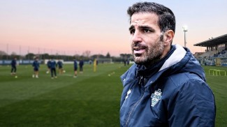 Cesc Fabregas Antara Siap dan Tidak Menggantikan Posisi Michael Carrick di Man Utd