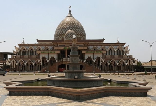 Rahmatan Lil Alamin hingga Maluku dan Papua, Empat Masjid Megah Jadi Landmark