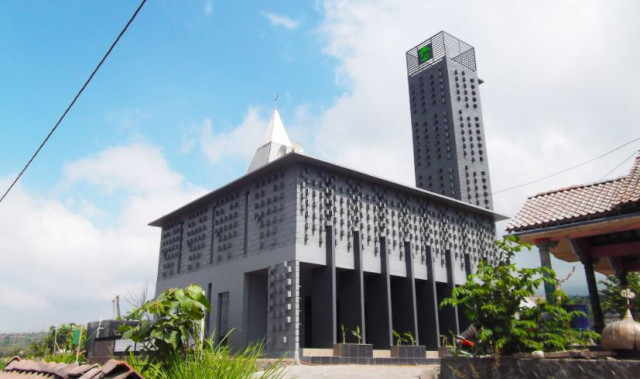 11 Masjid Megah Rancangan Ridwan Kamil, No 5 di Wilayah Perang