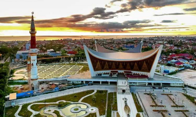 11 Masjid Megah Rancangan Ridwan Kamil, No 5 di Wilayah Perang
