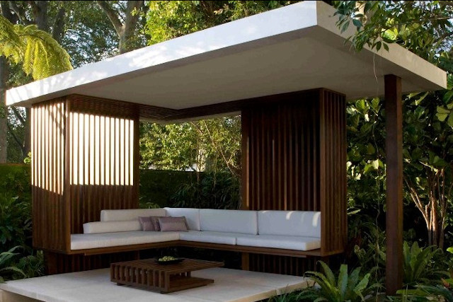 6 Inspirasi Gazebo untuk Kumpul Seru Santap Sate di Rumah