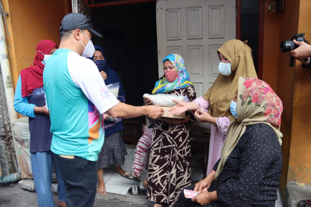 Tak Hanya Daging, Qurban Care Beri Sembako dan Uang untuk Beli Bumbu
