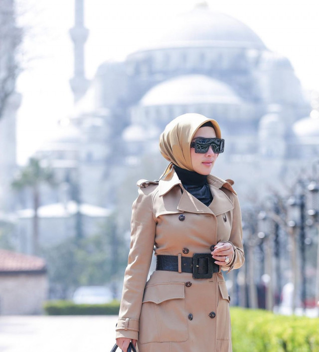 Mantap Berhijab, Intip Tampilan Syahrini yang Anggun Berkelas