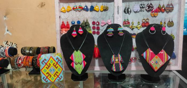 Peduli UMK, PLN Buka Akses Pasar Produk Ensikei Tenun