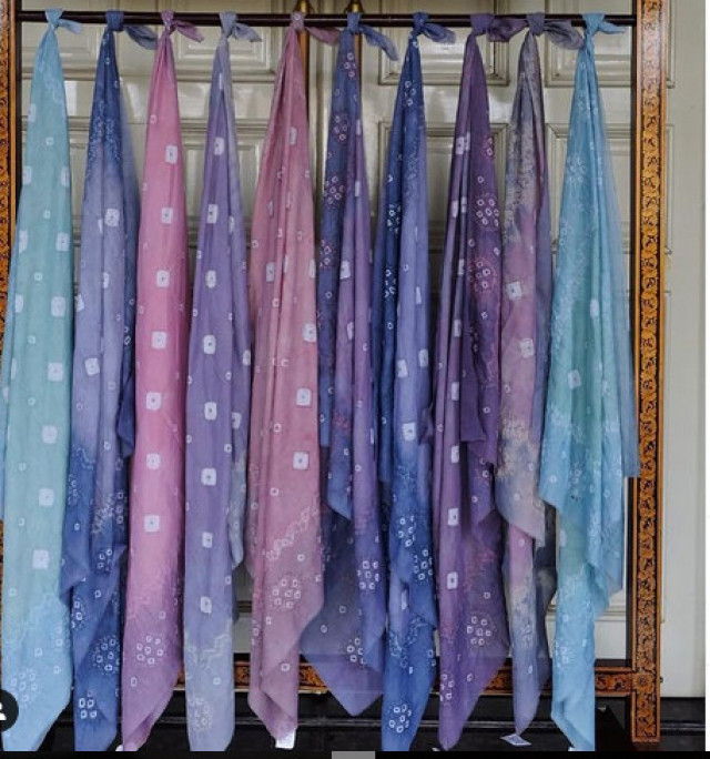 Pesona Hijab Jumputan ala Palembang dari Jejak Aisyah