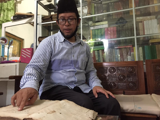 Imam Masjid Agung Palembang, Kolektor Naskah Kuno Berusia Ratusan Tahun