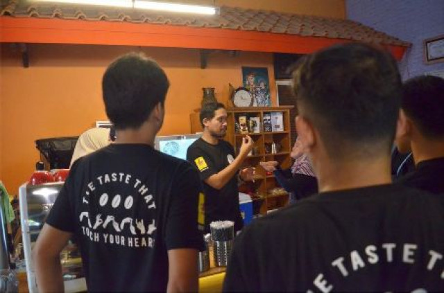 Koloborasi, Kiat Kopi Tuli dan Teman Tuli Bertahan Saat Pandemi
