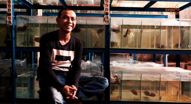 Hidup dari Louhan, Muslim Asal Bogor Sekolahkan Anak hingga S2