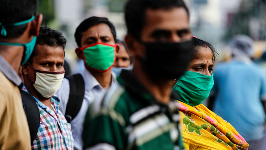 Kasus Covid-19 Menurun, Masyarakat India Kembali Beraktivitas