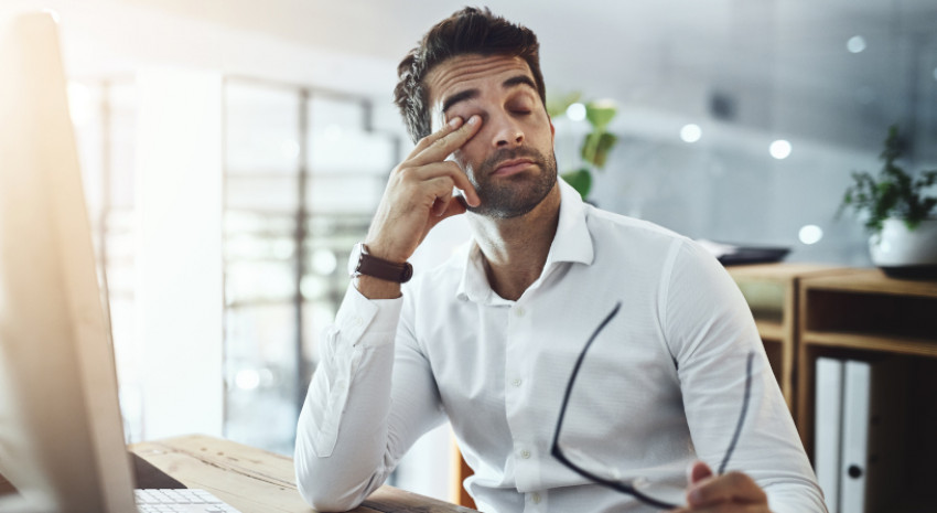 Mengatasi Mata Lelah Saat WFH? Ingat Cara 20-20-20