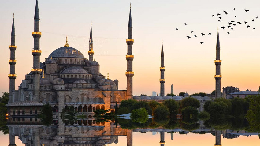 Menapak Jejak Wisata Religi Turki, dari Istana Ottoman hingga Hagia Sophia