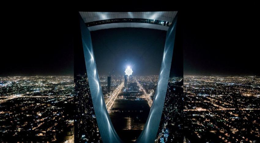 Toreh Rekor Dunia, Bintang Raksasa Hiasi Langit Riyadh Malam Hari