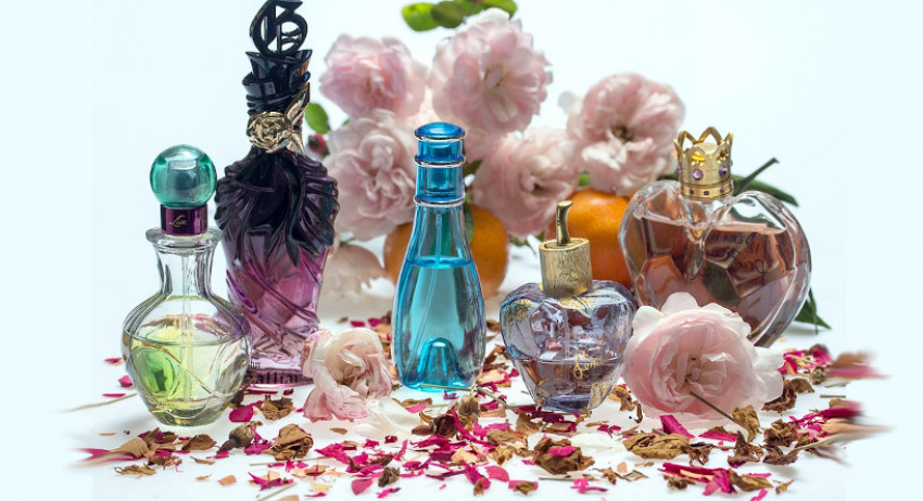 Harum Sepanjang Hari, 8 Parfum Halal untuk Penampilan  Maksimal