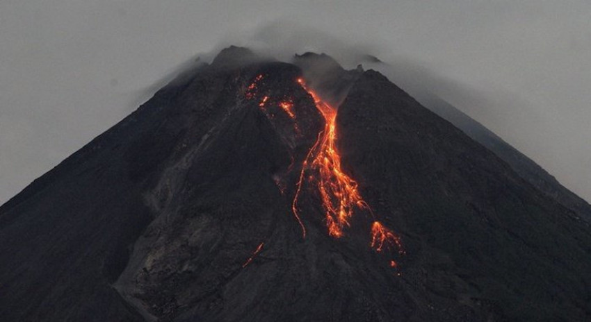 Status Siaga, Merapi Luncurkan 166 Kali Guguran Lava Sepekan
