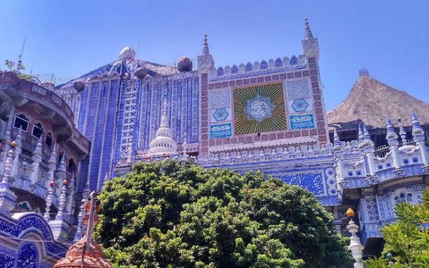 Seperti Istana, Masjid Tiban Malang Dipercaya Dibangun Bangsa Jin