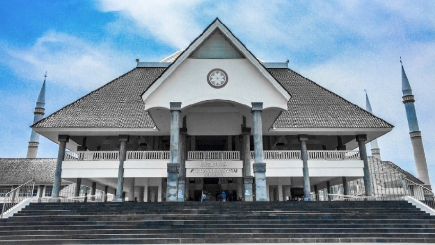 Masjid Raya Hasyim Asy'ari Buka Layanan Vaksinasi Lintas Agama