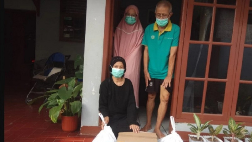 Warga Isoman di Cileunyi Bandung Dapat Bantuan dari ACT dan MRI