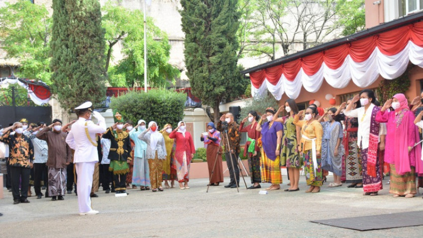 Peserta Upacara Berpakaian Adat Ramaikan HUT ke-76 RI di Roma