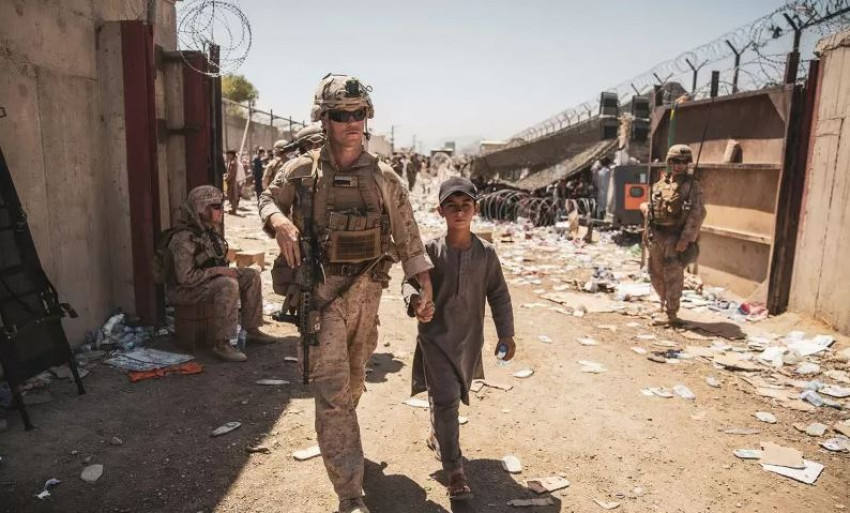 Taliban Minta Amerika Serikat Berhenti Bantu Pergi Warga Afghanistan