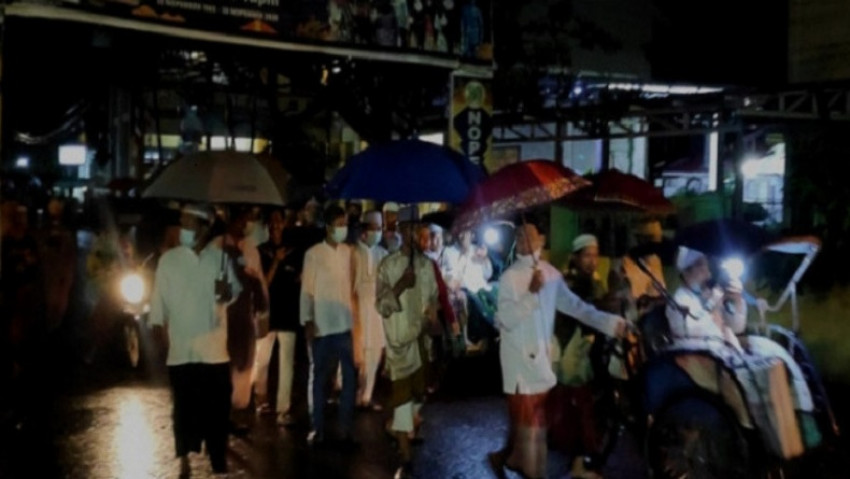 Warga Tapin Gelar Tradisi Tolak Bala Covid dengan Baca Al-Quran dan Burdah