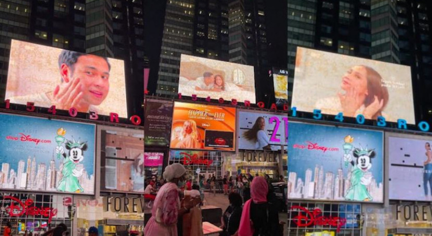 Wajah Raffi dan Nagita 'Mejeng' di Time Square New York