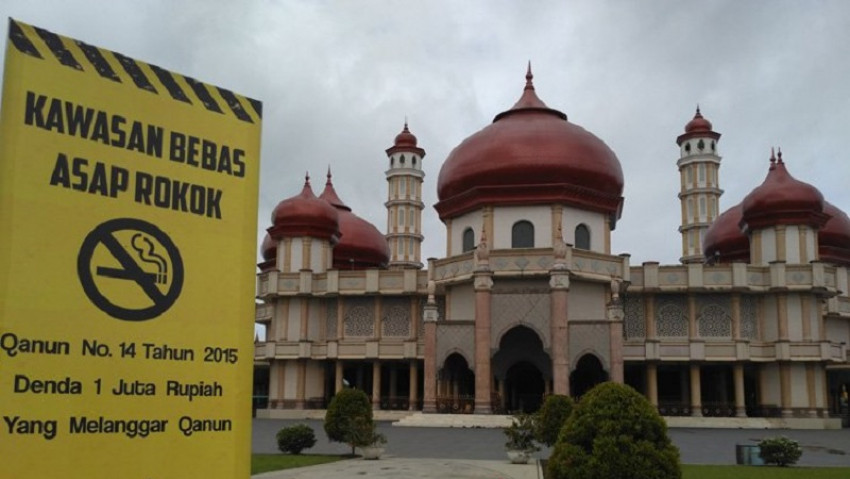 Jangan Merokok di Area Masjid, Hukum Paling Ringan Makruh