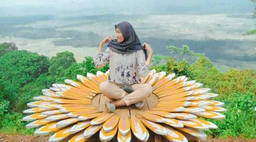 Pesona Desa Wisata Cikolelet, dari Curug Kembar hingga Puncak Cibaja